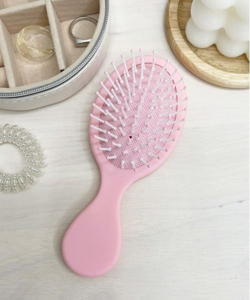 Antistatic detangling hair brush