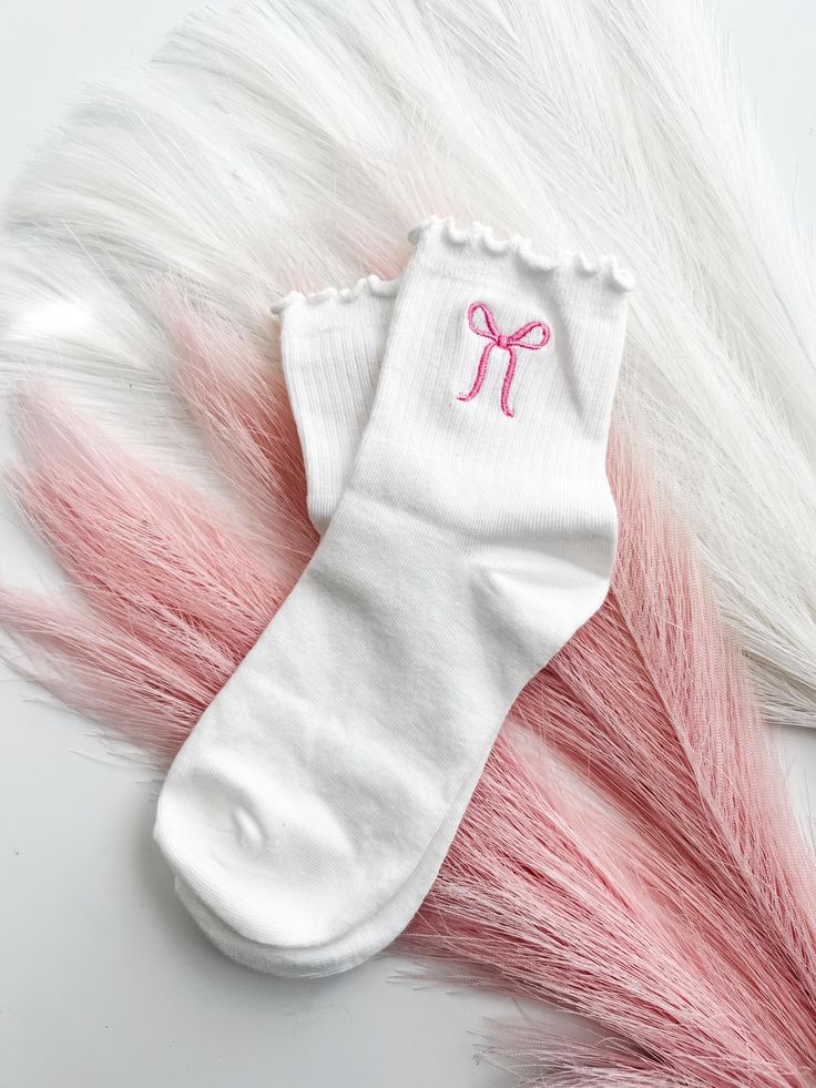 Icon Embroidered Quarter Crew Socks